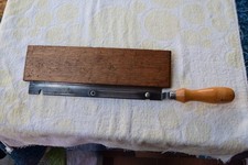 Scie à onglets, ou à araser manuelle, réversible.  Petite Scie de Précision.