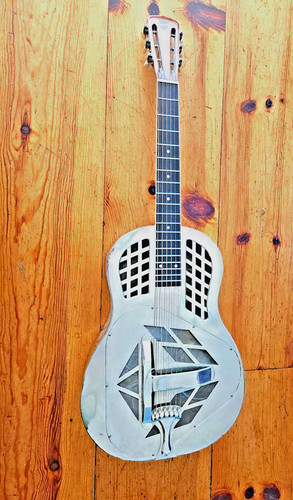National tricone guitar style - tricone,