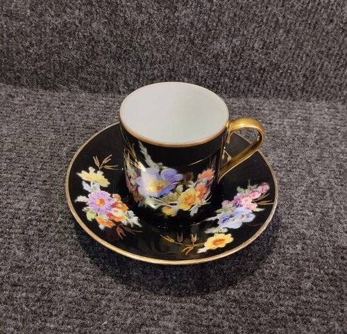 Tasse sous - tasse,