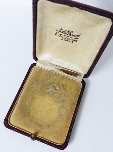 Ancien écrin boite cuir - , pour