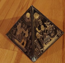 pyramide decorative - égypte - hieroglyphes - laiton dore