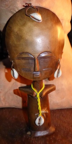 Art africain statuette poupée