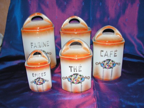 Cinq anciens pots - cinq,