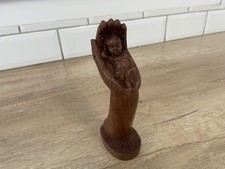 Sculpture Religieuse En Bois L’enfant Dans La Main 14,5 Cm De Haut 