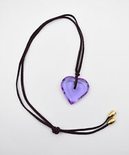 Pendentif cœur monté sur cordon en cristal de Baccarat signé violet vintage