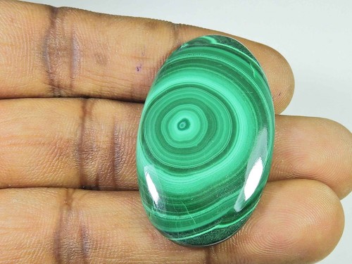 74cts cabochon ovale en - 74cts.,