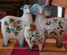 Petite Famille belier brebis agneau. decor Floral. En CERAMIQUE heureuse famille