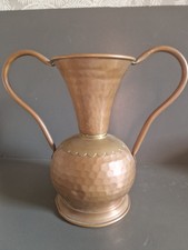 Ancien vase avec poignée en