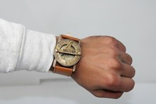 Ancienne boussole de cadran