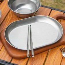 Assiette de camping en plein