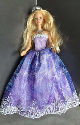 Magnifique poupée barbie - magnifique,