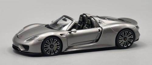 Minichamps porsche 918 - 1:43,