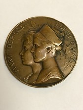 Médaille de table Cavell Edith & Marie Depage infirmières mortes  1915 WWI 14 18
