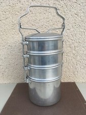 Ancienne cantine en aluminium