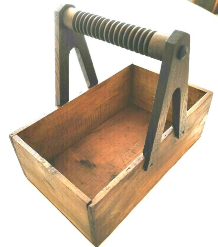 Boite outils ancienne - à,