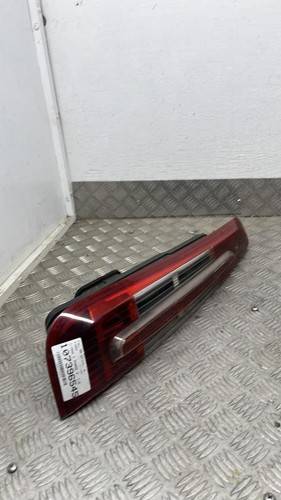 Feu arriere principal gauche