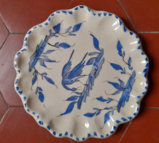 Assiette Moustiers ??? voir signature bleue et blanche