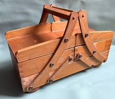 Petite travailleuse boîte à - petite,