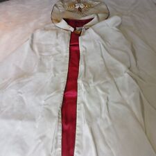 ANCIENNE CHAPE PLUVIAL/TISSUS BLANC DOUBLURE ROUGE/BRODERIE FIL METALLIQUE OR