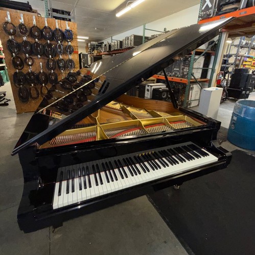Yamaha grand piano with - c7,
