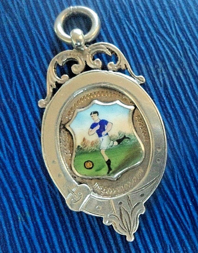 Médaille émail argentée - en,