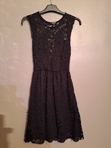 Robe noire dentelle avec - robe, en