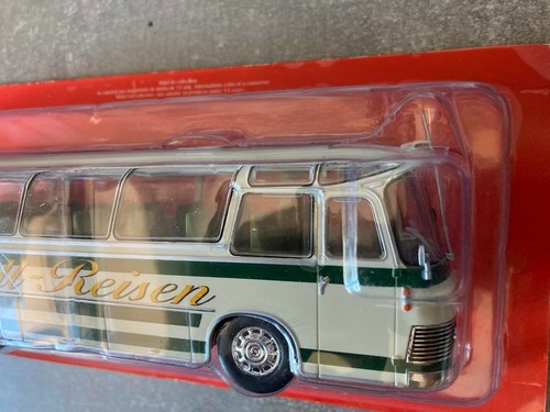 Autobus autocars du monde - /,