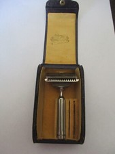 RASOIR ANCIEN  STAR  made in USA DANS SON ETUI  (outillage  R. ARNION et CIe )