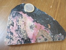 Minéraux. Rhodonite avec manganese de l'OURAL . RUSSIE