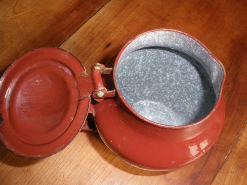 Pichet pot lait en tôle -  pichet, a