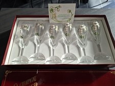 6 FLUTES A CHAMPAGNE PERRIER