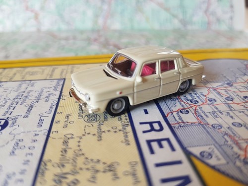Voiture miniature renault - 1/87,