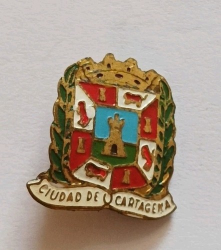 écussons broche ancienne - écussons,