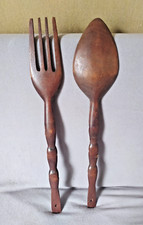 Paire de très grand couverts en bois à suspendre, cuillère et fourchette