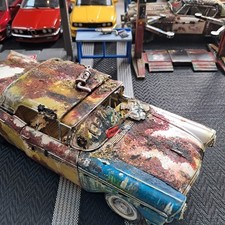 1/18 FORD FAIRLANE SKYLINE SUN