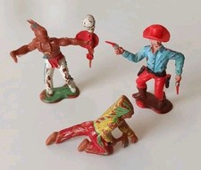 3 jouets anciens en plastique