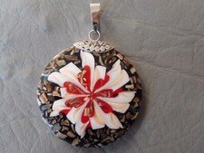 PENDENTIF ROND NOIR ROUGE