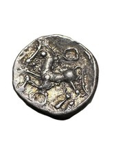 Eduens, Denier À La Tête