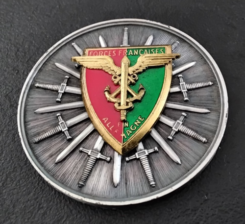 Insigne sur médaille presse - insigne,