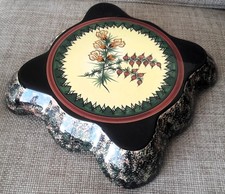 Dessous de plat sur pied
