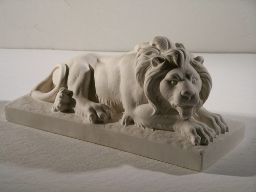 Lion couché