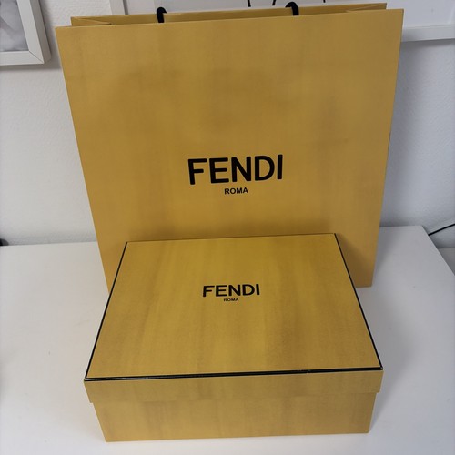 Grand boite fendi avec sac
