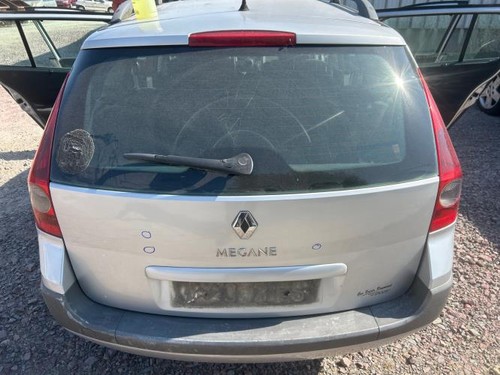 Malle hayon arriere renault - malle/hayon,