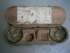 BALANCE DE CHANGEUR 18°s TREBUCHET ANCIEN LOUIS XVI ECUS MESURE OR CHENE SCULPTE