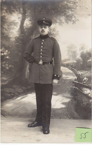Soldat allemand tenue pose