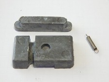 R 9475 UN JEUX DE LESTE MASSE