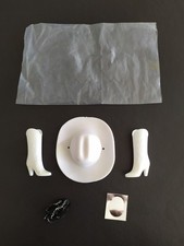 BARBIE WESTERN MATTEL 1980 SACHET D’ACCESSOIRES, CHAPEAU, BOTTES ETC