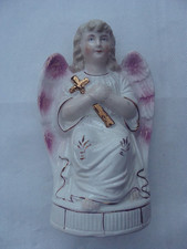 ANGE EN FAIENCE BISCUIT