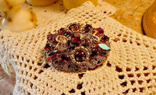 Broche cristal rouge rubis