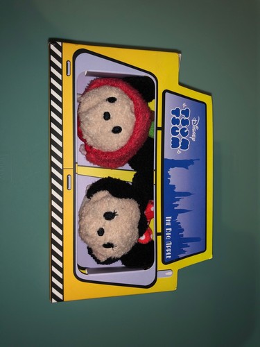 Mickey and minnie - mickey,